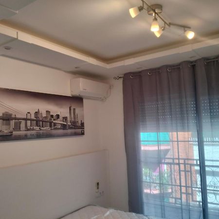 Warm Harbor Apartment Santa Coloma de Gramenet Bagian luar foto