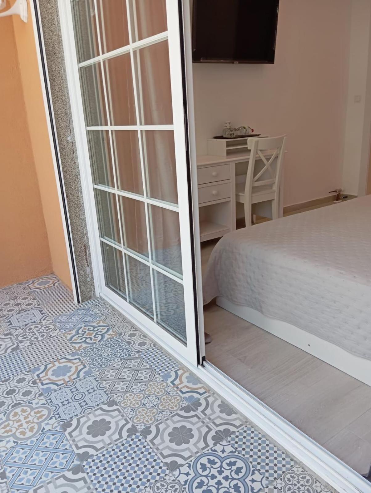 Warm Harbor Apartment Santa Coloma de Gramenet Bagian luar foto