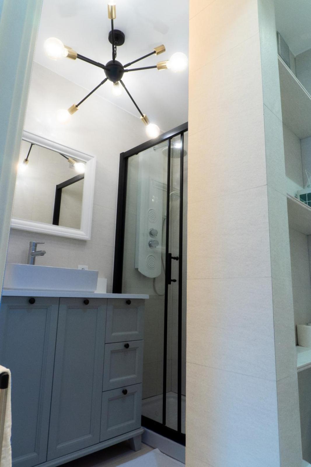 Warm Harbor Apartment Santa Coloma de Gramenet Bagian luar foto