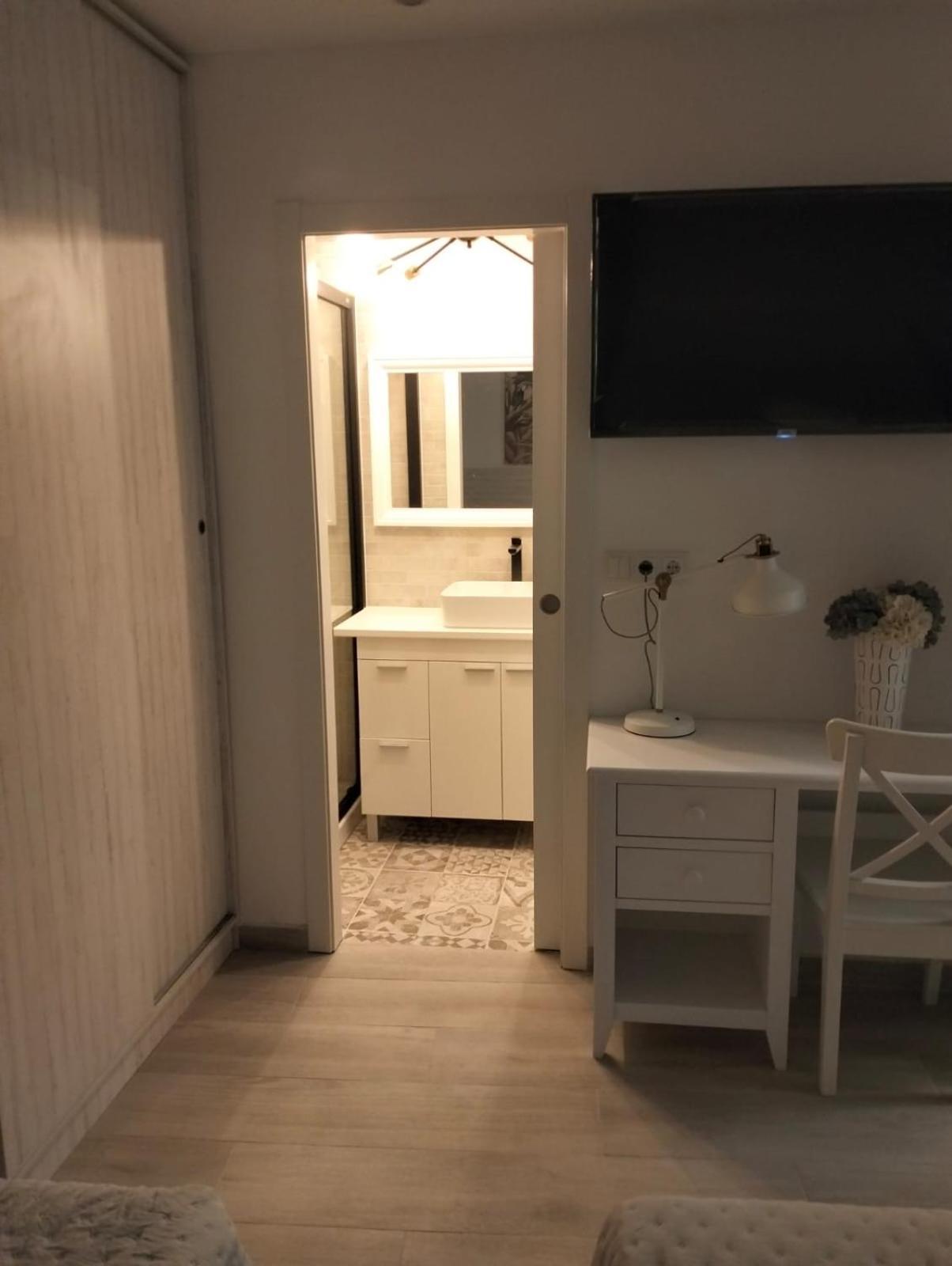 Warm Harbor Apartment Santa Coloma de Gramenet Bagian luar foto